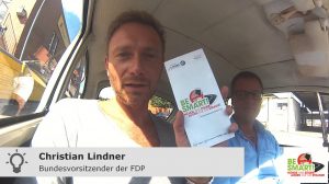 Michael Haberland und Christian Lindner im Käfer